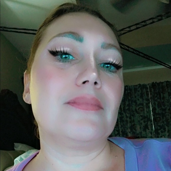 Meet your Posher, Janeth - Picture 1 of 3